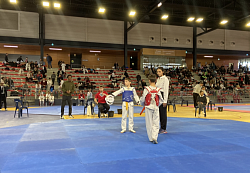 arbitrage combat membre du club taekwondo club borderouge toulouse compétition lot et garonne challenge cup à Boé